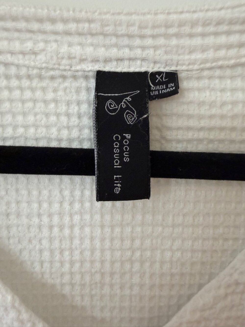 Focus Casual Life White Waffle Knit V-Neck Top - Size XL